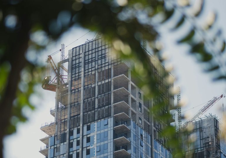 中古マンション平均1.1億円の衝撃…止まらぬ価格上昇、どうすれば家を買える？